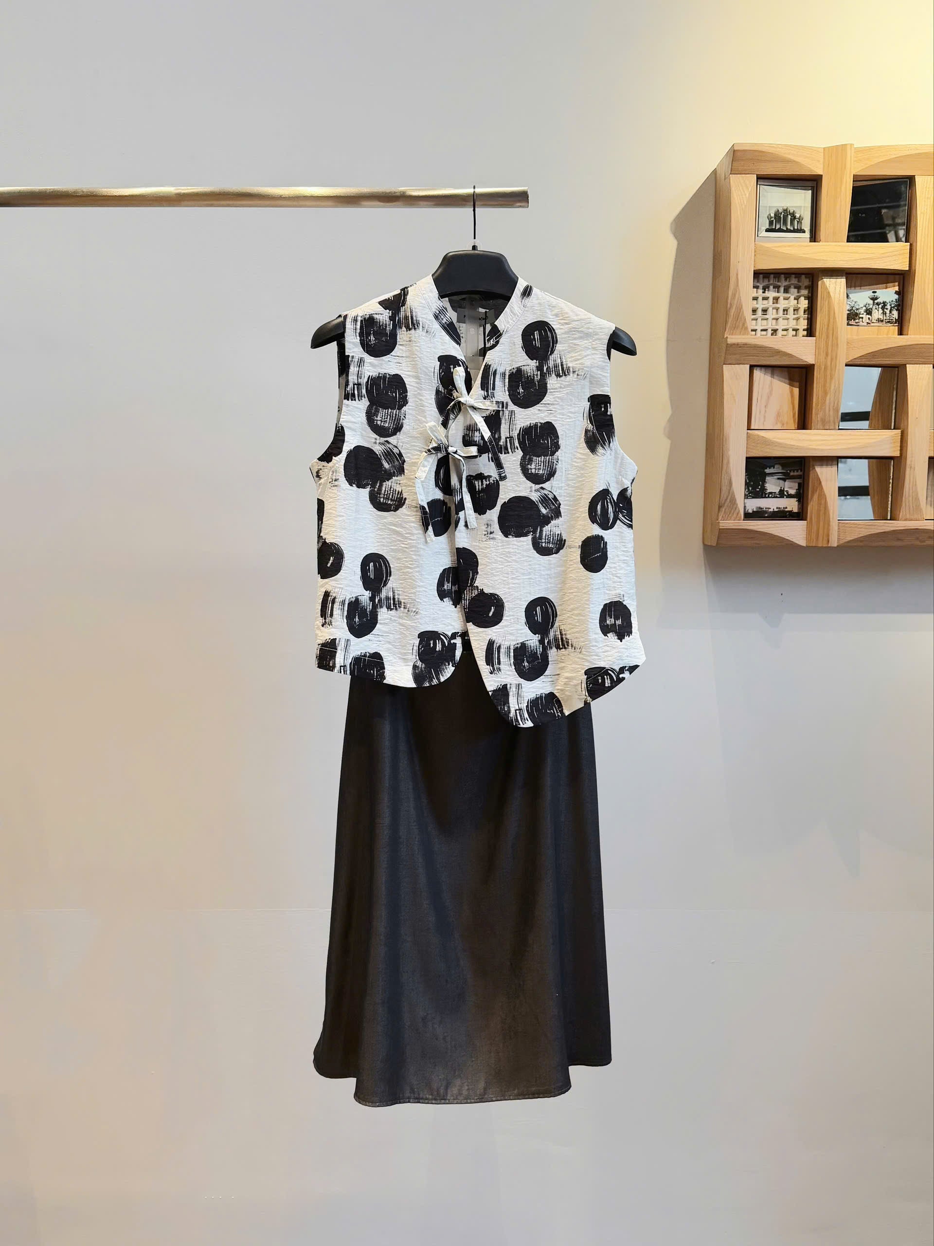 PHÁT SÁNG SHIRT - BLACK & WHITE